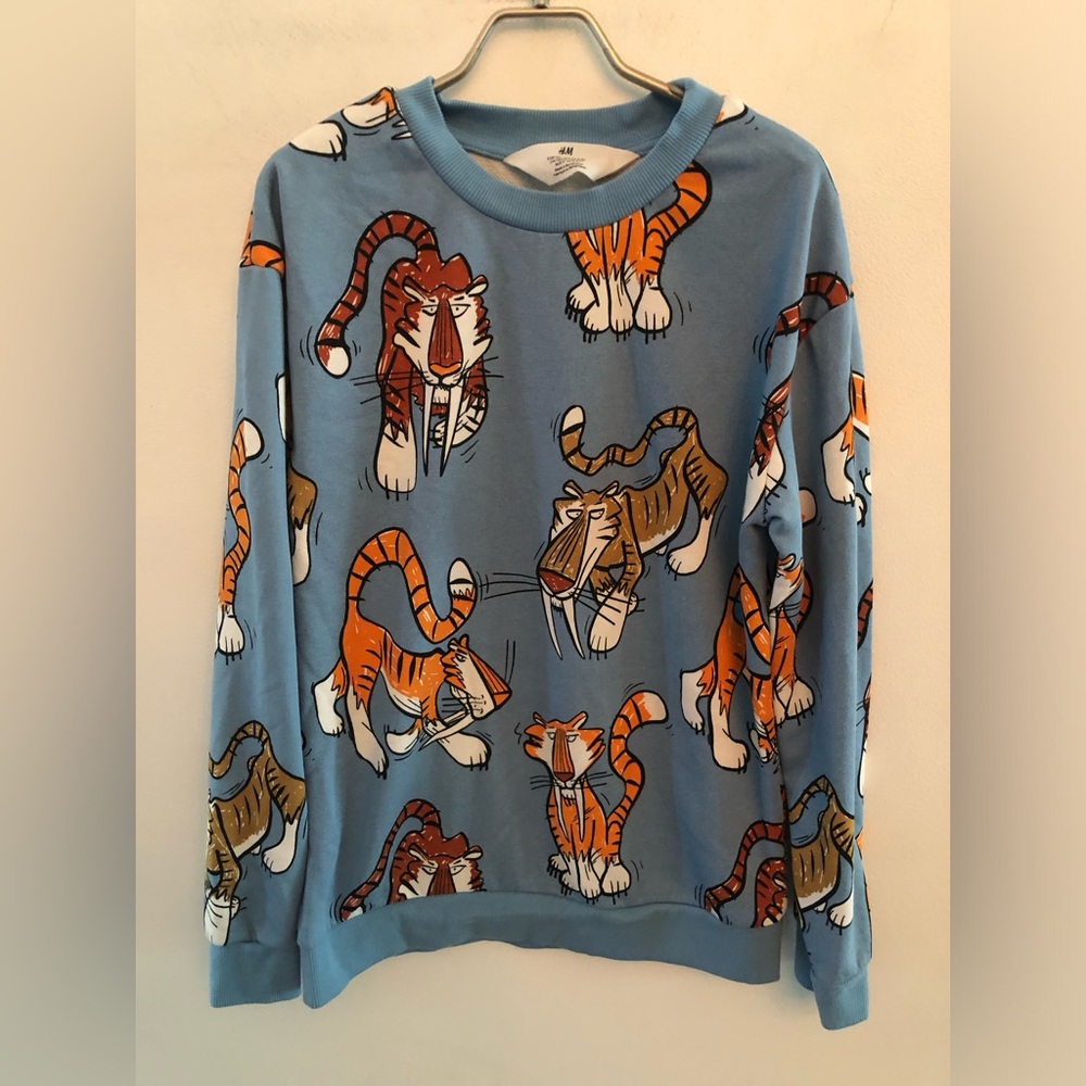 H&M Sabre Tooth Tiger Sweatshirt 8/9 years
